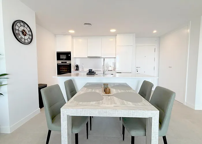 Διαμέρισμα Town Luxury Pluto Εστεπόνα