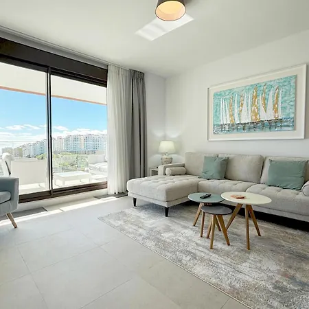 Town Luxury Pluto Апартаменты